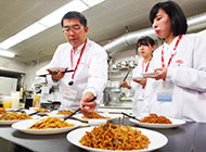 フライパンで作る焼そばの味をめざす