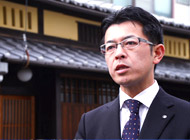 支店長代理　山本伸吾さんの写真です