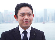 証券国際部　髙橋将文さんの写真です