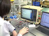 動作確認や検査機のプログラミングも担当