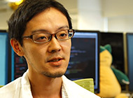 プログラマーの若原祥正さん（執行役員・プロダクト開発本部長）