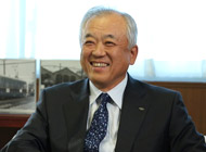 藤原崇起　代表取締役社長