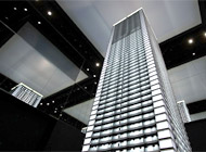 55階建て都市型マンション「ザ・パークハウス 中之島タワー」（完成予想模型）の写真です