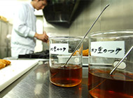 目指す味のイメージがブレないよう、試作は１人で
