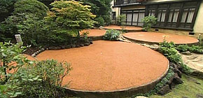 画像：敷地1000坪の庭