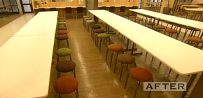 画像：光が届かない学食