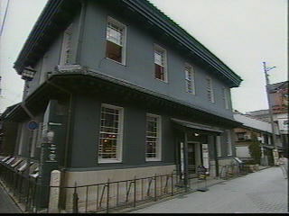 黒壁ガラス館