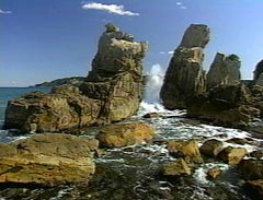 橋杭岩