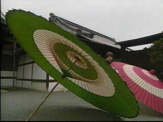 和傘(宝鏡寺にて）