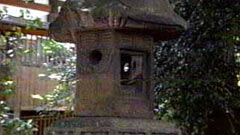 紫雲石の燈籠