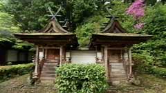 春日堂(左)・白山堂(右)