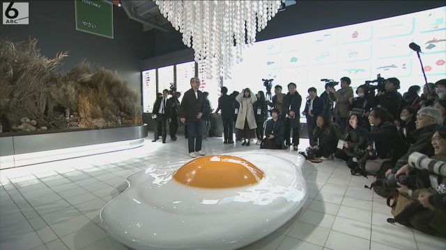 日本人が一生に食べる“2万8000個の卵”をオブジェに 放送作家